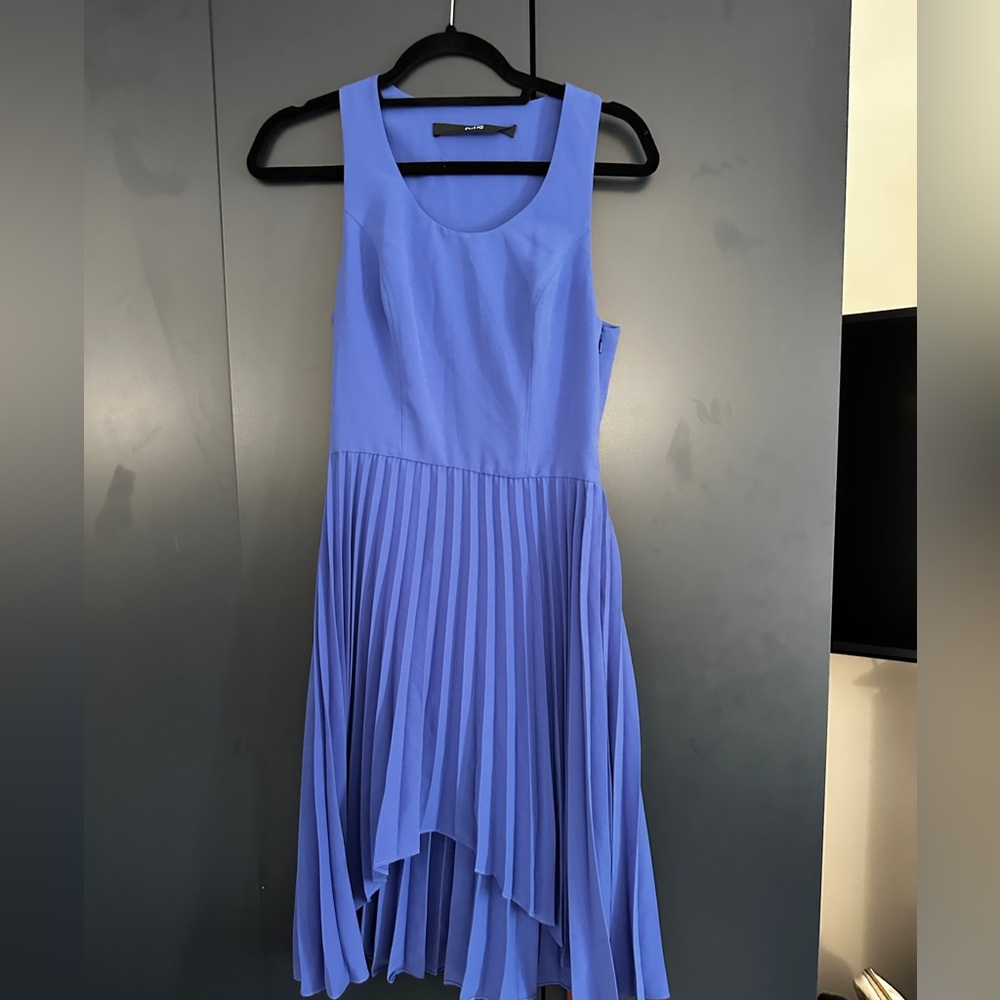 Blue Sleeveless Pleated Dress